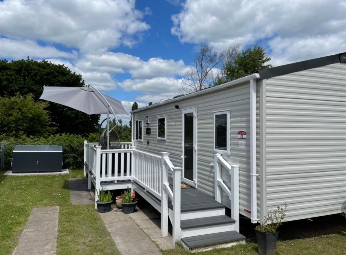 Turlin Valley Poole Exterior photo